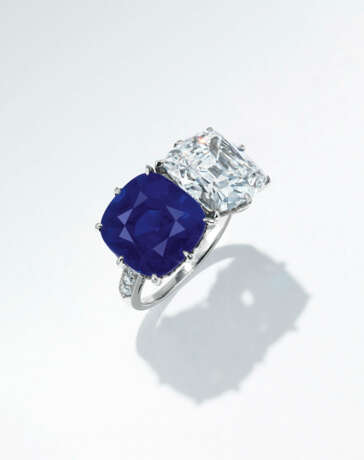 A SUPERB BELLE &#201;POQUE SAPPHIRE AND DIAMOND RING - фото 2