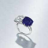 A SUPERB BELLE &#201;POQUE SAPPHIRE AND DIAMOND RING - Foto 3