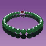 AN EXCEPTIONAL JADEITE BEAD NECKLACE - Foto 2