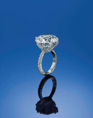 A SPECTACULAR DIAMOND RING, BY MOUSSAIEFF - фото 3