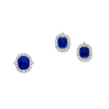 SAPPHIRE AND DIAMOND RING AND EARRING SET - photo 1
