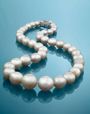 AN EXCEPTIONAL NATURAL PEARL AND DIAMOND NECKLACE, BY BOGHOSSIAN - Foto 2