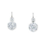 AN EXCLUSIVE PAIR OF DIAMOND EARRINGS - photo 1