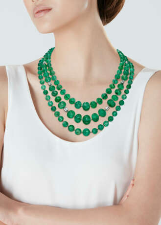 TWO EMERALD BEAD AND DIAMOND NECKLACES - фото 2