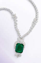 EMERALD AND DIAMOND NECKLACE, ATTRIBUTED TO HARRY WINSTON