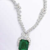 EMERALD AND DIAMOND NECKLACE, ATTRIBUTED TO HARRY WINSTON - Foto 1