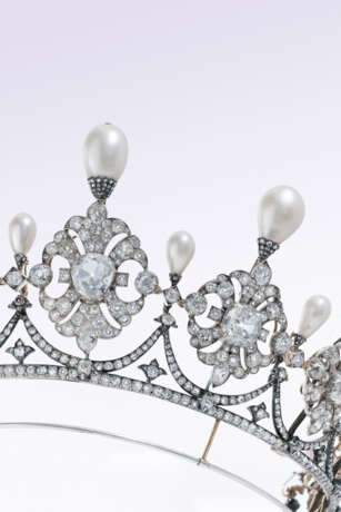 EXCEPTIONAL 19TH CENTURY NATURAL PEARL AND DIAMOND TIARA - photo 3