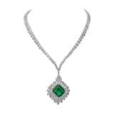 SUPERB VAN CLEEF & ARPELS EMERALD AND DIAMOND PENDANT / BROOCH, AND A DIAMOND NECKLACE - photo 2