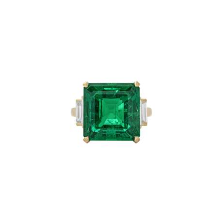 EMERALD AND DIAMOND RING, MOUNTED BY VAN CLEEF & ARPELS - Foto 1