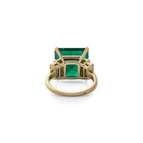 EMERALD AND DIAMOND RING, MOUNTED BY VAN CLEEF & ARPELS - photo 6