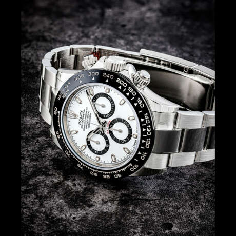 ROLEX. A STAINLESS STEEL AUTOMATIC CHRONOGRAPH WRISTWATCH WITH BRACELET - photo 1