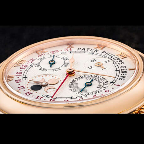 PATEK PHILIPPE. A MAGNIFICENT, EXTREMELY RARE AND HIGHLY COMPLICATED 18K PINK GOLD DOUBLE-DIAL WRISTWATCH WITH TWELVE COMPLICATIONS INCLUDING "CATHEDRAL" MINUTE REPEATING, TOURBILLON, PERPETUAL CALENDAR WITH RETROGRADE DATE, MOON AGE AND ANGULAR - Foto 7