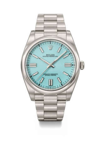 ROLEX. AN ATTRACTIVE STAINLESS STEEL AUTOMATIC WRISTWATCH WITH SWEEP CENTRE SECONDS, BRACELET, `TURQUOISE BLUE` DIAL, GUARANTEE AND BOX - Foto 1