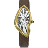 CARTIER. AN EXCEPTIONALLY RARE AND ATTRACTIVE 18K GOLD ASYMMETRIC WRISTWATCH WITH ORIGINAL ‘CRASH’ DEPLOYANT CLASP - фото 1