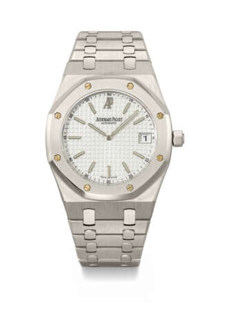 AUDEMARS PIGUET. AN ATTRACTIVE STAINLESS STEEL AUTOMATIC WRISTWATCH WITH DATE, BRACELET AND BOX - Foto 1