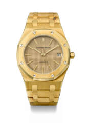 AUDEMARS PIGUET. AN ATTRACTIVE 18K GOLD AUTOMATIC WRISTWATCH WITH SWEEP CENTRE SECONDS, DATE AND BRACELET