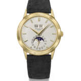 PATEK PHILIPPE. A RARE AND FRESH TO THE MARKET 18K GOLD AUTOMATIC PERPETUAL CALENDAR WRISTWATCH WITH MOON PHASES - photo 1