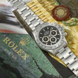 ROLEX. A STAINLESS STEEL AUTOMATIC CHRONOGRAPH WRISTWATCH WITH BRACELET AND BOX - Foto 2