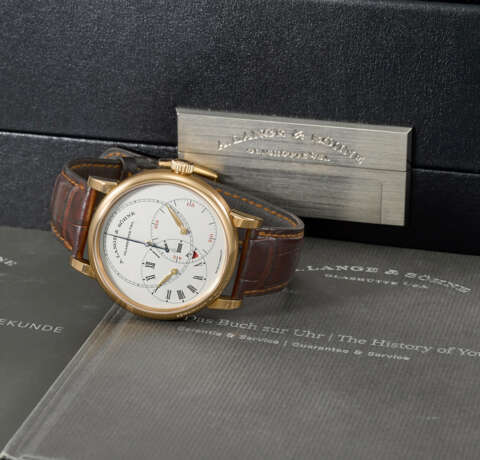 A. LANGE & SOHNE. A VERY RARE 18K PINK GOLD LIMITED EDITION WRISTWATCH WITH JUMPING SECONDS, ZERO RESET FEATURE, GUARANTEE AND BOX - Foto 2