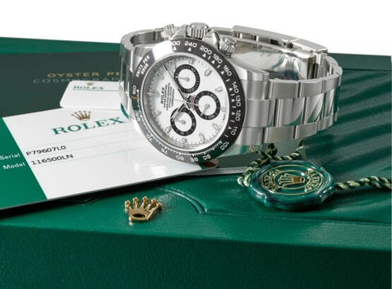 ROLEX. A STAINLESS STEEL AUTOMATIC CHRONOGRAPH WRISTWATCH WITH BRACELET, GUARANTEE AND BOX - Foto 2