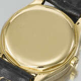 PATEK PHILIPPE. A VERY RARE 18K GOLD AUTOMATIC WRISTWATCH WITH CREAM-COLOURED ENAMEL DIAL - фото 4