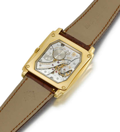 PATEK PHILIPPE. AN ATTRACTIVE 18K GOLD TONNEAU-SHAPED WRISTWATCH WITH CERTIFICATE OF ORIGIN AND BOX - фото 4