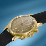 PATEK PHILIPPE. A VERY RARE AND ATTRACTIVE 18K GOLD CHRONOGRAPH WRISTWATCH - photo 2