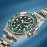 ROLEX. A STAINLESS STEEL AUTOMATIC WRISTWATCH WITH SWEEP CENTRE SECONDS, DATE, BRACELET, GUARANTEE AND BOX - photo 3