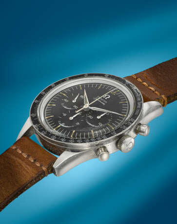 OMEGA. AN EXTREMELY RARE STAINLESS STEEL CHRONOGRAPH WRISWATCH WITH TROPICAL DIAL - фото 2