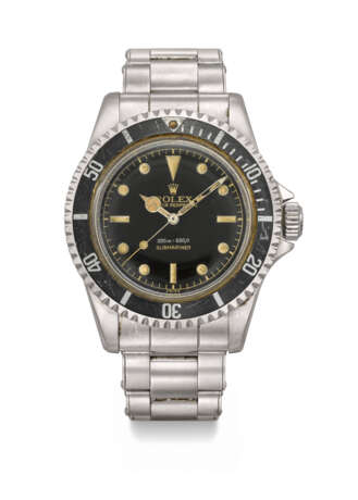 ROLEX. A RARE AND HIGHLY ATTRACTIVE STAINLESS STEEL AUTOMATIC WRISTWATCH WITH SWEEP CENTRE SECONDS, POINTED CROWN GUARD, BRACELET AND GILT GLOSSY DIAL - Foto 1