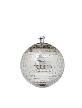 A SAINT-LOUIS CRYSTAL DISCO BALL
BOULE DE DISCO EN CRISTAL SAINT-LOUIS - photo 1