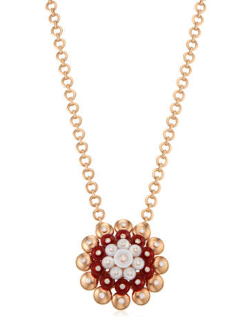 VAN CLEEF & ARPELS CARNELIAN, MOTHER-OF-PEARL AND DIAMOND 'BOUTON D'OR' PENDENT-NECKLACE - фото 1