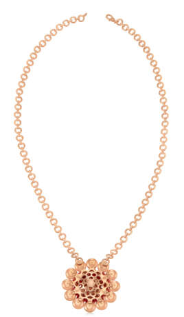 VAN CLEEF & ARPELS CARNELIAN, MOTHER-OF-PEARL AND DIAMOND 'BOUTON D'OR' PENDENT-NECKLACE - фото 4