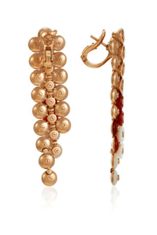 VAN CLEEF & ARPELS CARNELIAN, MOTHER-OF-PEARL AND DIAMOND 'BOUTON D'OR' EARRINGS - photo 3
