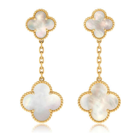 VAN CLEEF & ARPELS GROUP OF MOTHER-OF-PEARL 'MAGIC ALHAMBRA' JEWELRY - фото 10