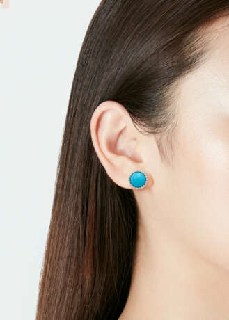 NO RESERVE | VAN CLEEF & ARPELS SUITE OF TURQUOISE 'PERLÉE COULEURS' JEWELRY - Foto 3