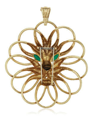 VAN CLEEF & ARPELS CHRYSOPRASE, ONYX AND GOLD LION PENDANT-BROOCH - фото 3