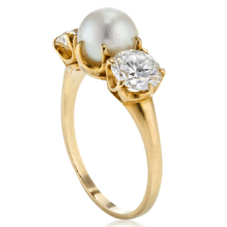 NO RESERVE | TIFFANY & CO. CULTURED PEARL AND DIAMOND RING - Foto 4
