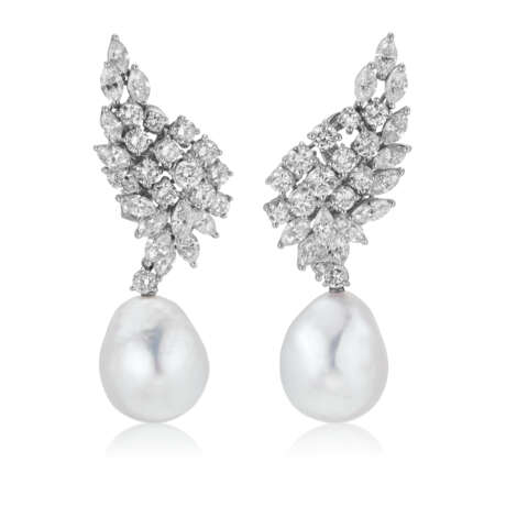 NO RESERVE | CULTURED PEARL AND DIAMOND EARRINGS - photo 1