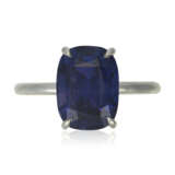 COLOR-CHANGE SAPPHIRE RING - фото 1
