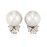 NO RESERVE | REZA TWO PAIRS OF CULTURED PEARL AND DIAMOND EARRINGS - фото 6
