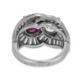 CHAUMET TWIN-STONE RUBY AND DIAMOND RING - Foto 3