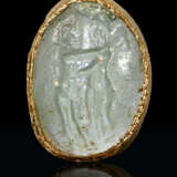 A ROMAN PALE GREEN GLASS CAMEO WITH EROS AND PSYCHE - фото 1