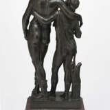 A BRONZE GROUP OF BACCHUS AND SATYR - Foto 4
