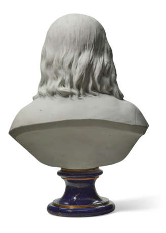 A SEVRES BISCUIT PORCELAIN BUST OF BENJAMIN FRANKLIN ON A FAUX LAPIS SOCLE - фото 2