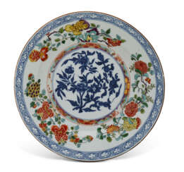 A MEISSEN PORCELAIN UNDERGLAZE BLUE AND POLYCHROME DECORATED CHINOISERIE DISH