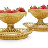 A PAIR OF PARIS (DIHL ET GUERHARD) PORCELAIN GOLD-GROUND SUGAR-BOWLS ON FIXED STANDS (SUCRIER DE TABLE) FROM THE BEAUHARNAIS SERVICE - photo 1