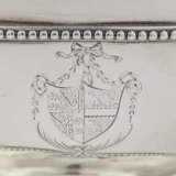 A PAIR OF GEORGE III SILVER TWO-HANDLED SAUCE TUREENS AND COVERS - фото 2