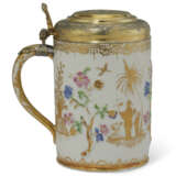 A SILVER-GILT MOUNTED MEISSEN PORCELAIN HAUSMALEREI TANKARD AND COVER - photo 1