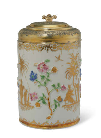 A SILVER-GILT MOUNTED MEISSEN PORCELAIN HAUSMALEREI TANKARD AND COVER - фото 3